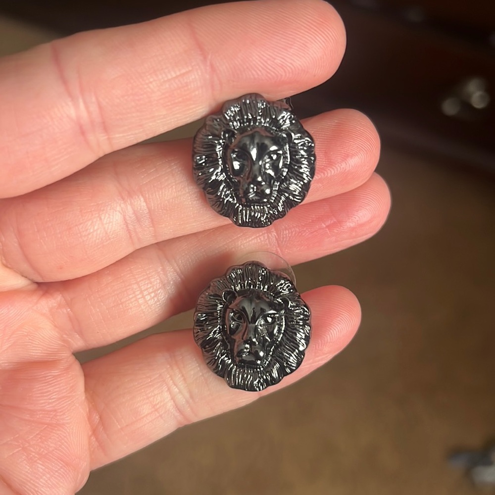 Black Lion Head Stud Earrings